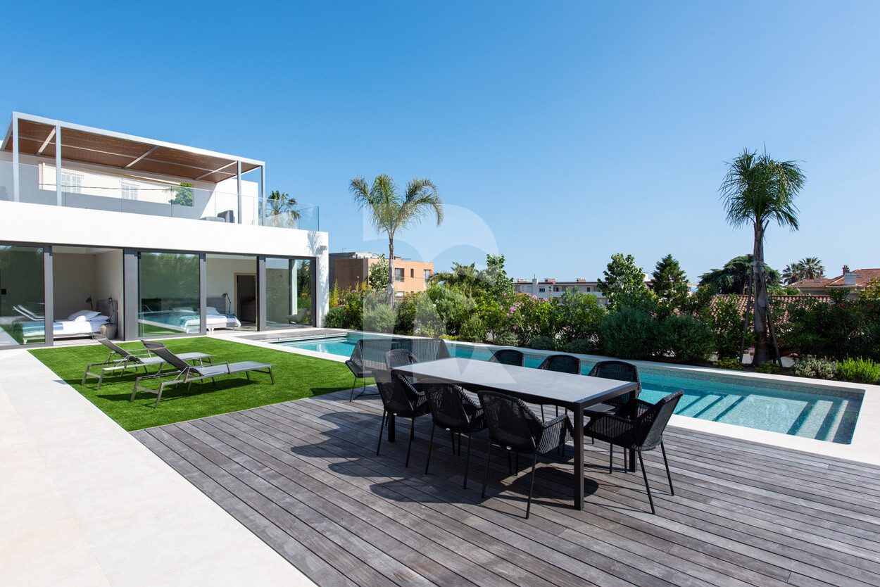 villa in Cannes : Rent this wonderful contemporary villa close to Cannes Center with 6 ensuite bedrooms. - Photo 5