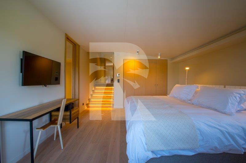 villa in St Tropez : Rent this contemporary villa close to the center with a modern decoration - Photo 10