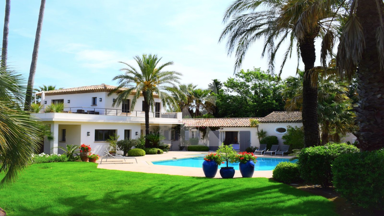 villa in St Tropez : Rent this lovely family villa located near the city center - Photo 0