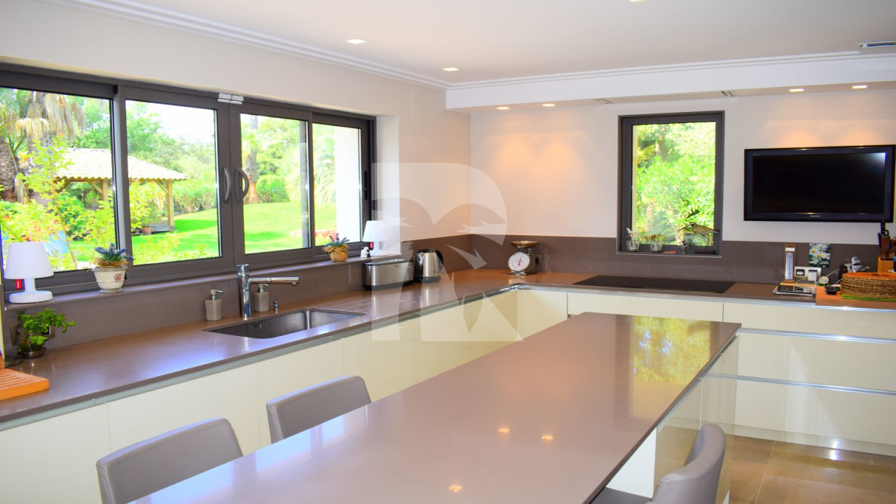 villa in St Tropez : Rent this lovely family villa located near the city center - Photo 11