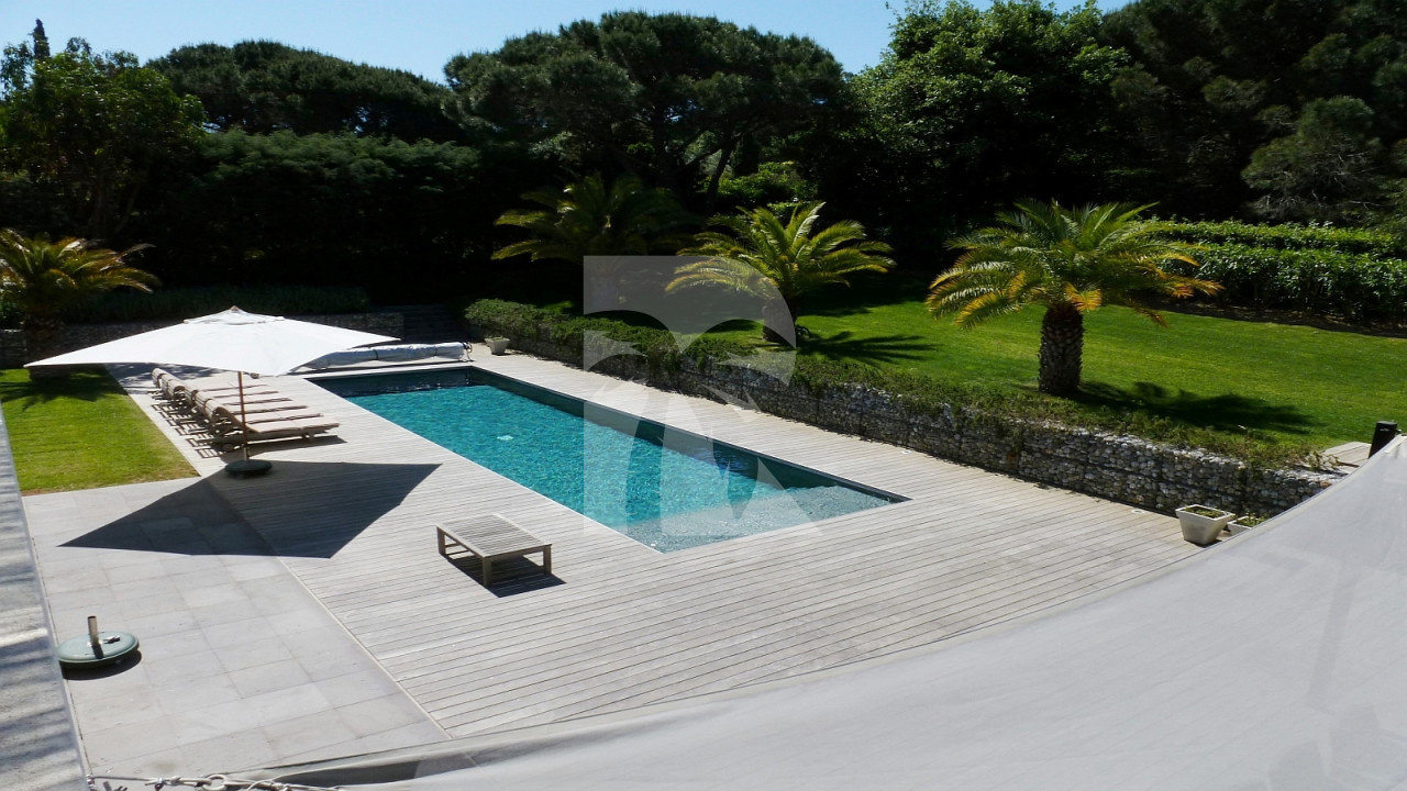 villa in Gassin : Rent this contemporary villa ideally located in St Tropez - Photo 1