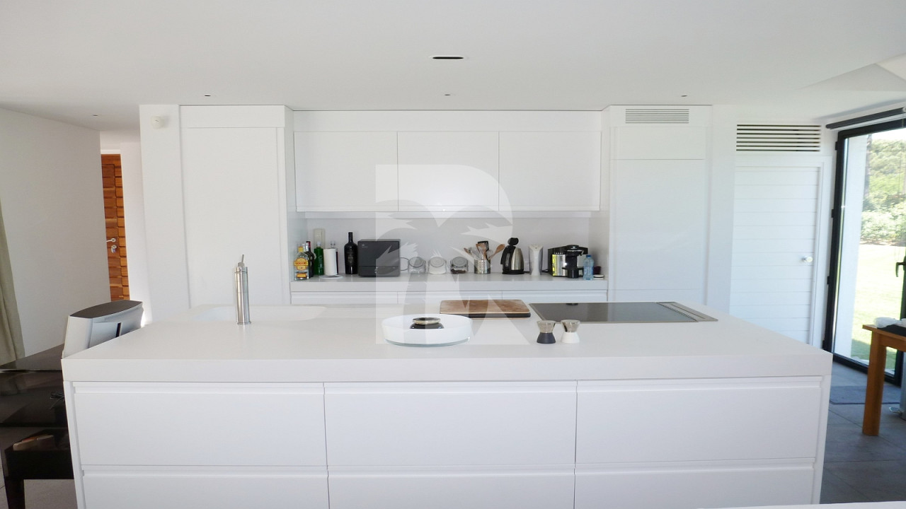 villa in Gassin : Rent this contemporary villa ideally located in St Tropez - Photo 4