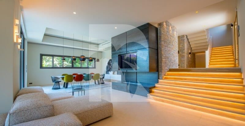 villa in St Tropez : Rent this contemporary villa close to the center with a modern decoration - Photo 6