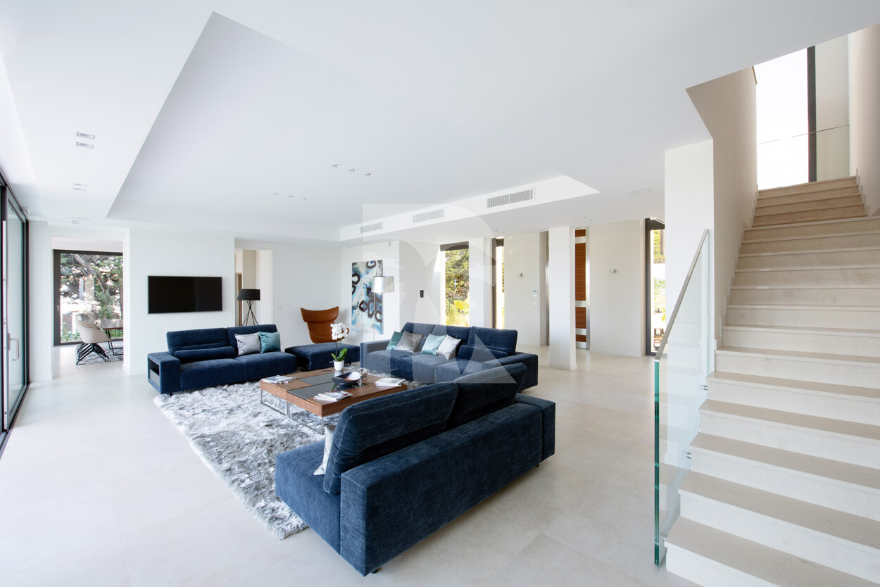 villa in Cannes : Rent this wonderful contemporary villa close to Cannes Center with 6 ensuite bedrooms. - Photo 10