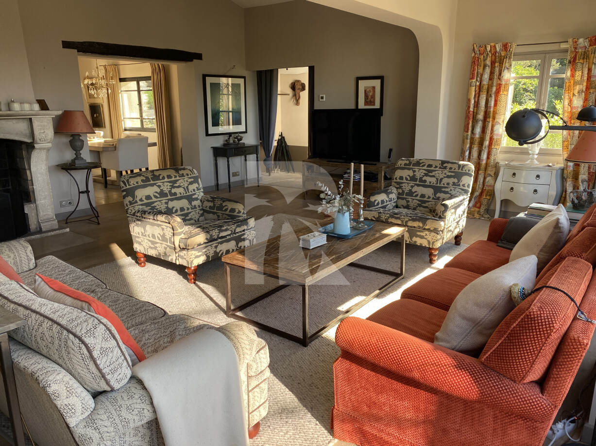 villa in Valbonne : Rent this wonderful Mas located within walking distance to the wonderful village of Valbonne - Photo 3
