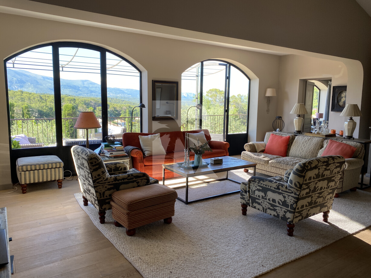 villa in Valbonne : Rent this wonderful Mas located within walking distance to the wonderful village of Valbonne - Photo 2