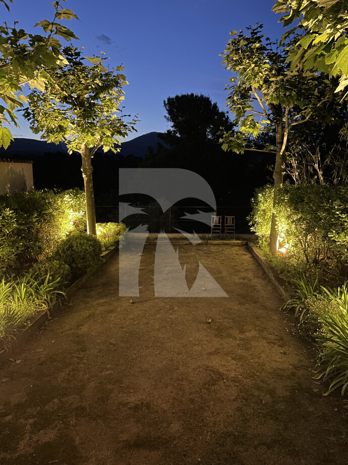 villa in Valbonne : Rent this wonderful 6 bedroom Bastide located in Roquefort les Pins - Photo 0