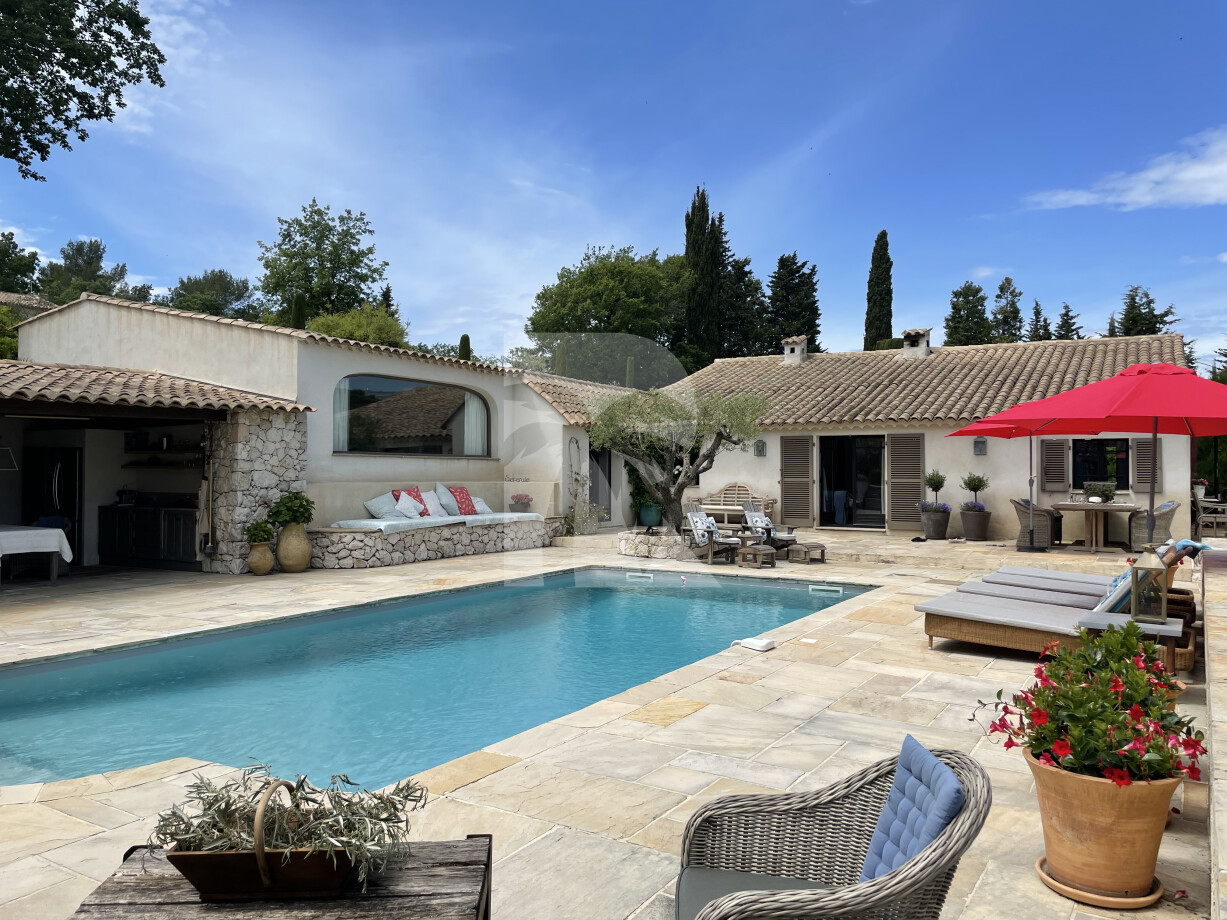 villa in Valbonne : Rent this wonderful Mas located within walking distance to the wonderful village of Valbonne - Photo 1