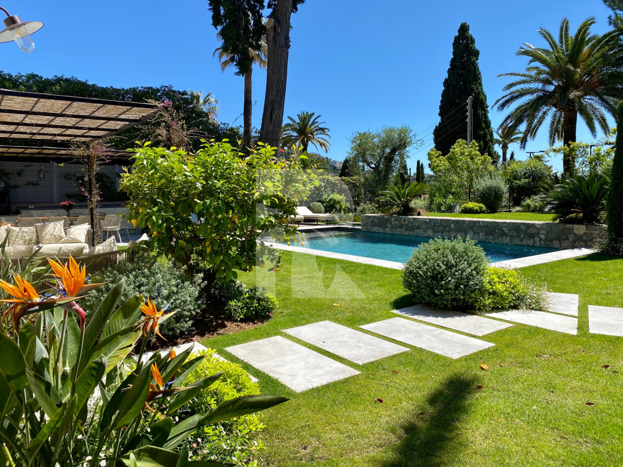 villa in Cannes : Rent this lovely charming villa in a gated domain, walking distance to Cannes center. - Photo 0