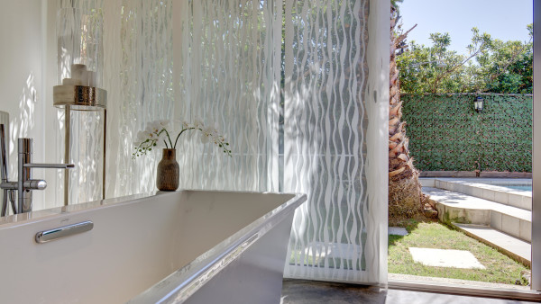 villa in Cannes : Rent modern, gorgeous Villa in Cannes Croix des Gardes, close to the Croisette and the beaches of Cannes - Photo 9