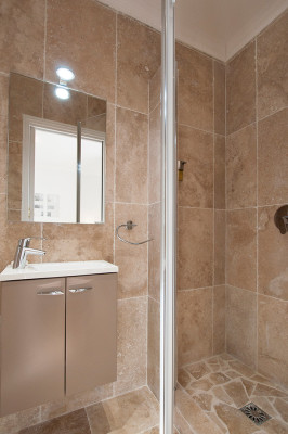 villa in Mougins : Rent stunning Villa walking distance to Mougins Village, entirely refurbished and modern - Photo 11