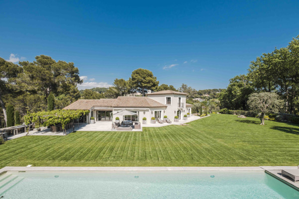 villa in Mougins : Rent incredible and unique villa in Mougins with 360 views - Photo 38