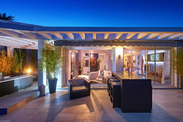 villa in Cannes : Rent modern, gorgeous Villa in Cannes Croix des Gardes, close to the Croisette and the beaches of Cannes - Photo 1