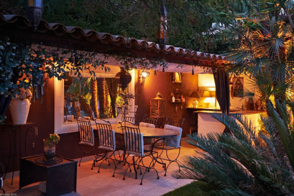 villa in Cannes : Rent modern, gorgeous Villa in Cannes Croix des Gardes, close to the Croisette and the beaches of Cannes - Photo 32