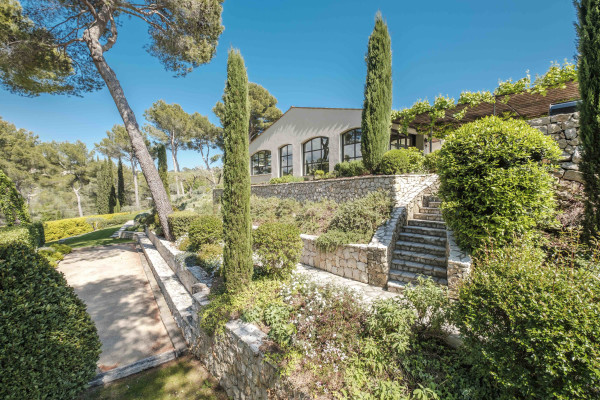 villa in Mougins : Rent incredible and unique villa in Mougins with 360 views - Photo 42