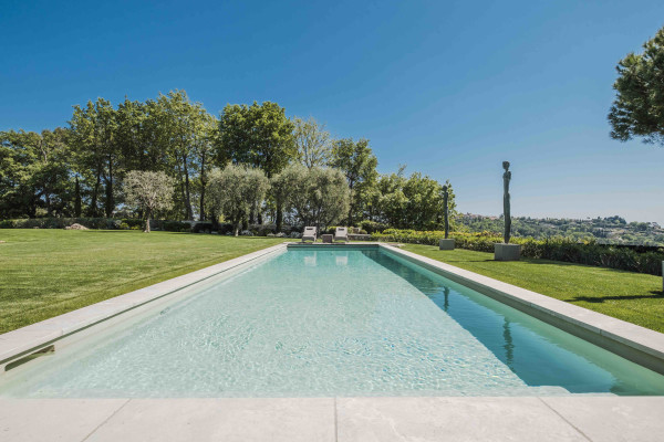 villa in Mougins : Rent incredible and unique villa in Mougins with 360 views - Photo 14