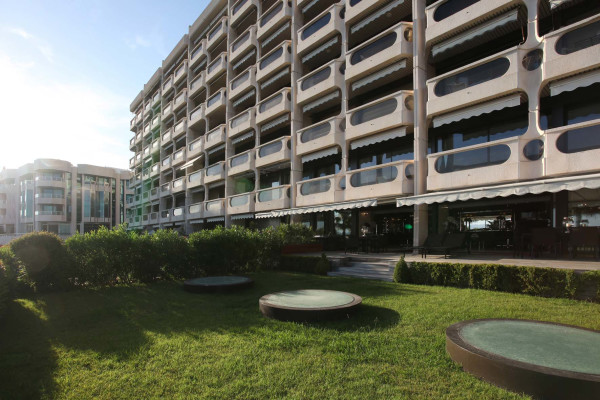 apartment in Cannes : Rent the Croisette's most stunning Penthouse with huge gardens and sea views - Photo 7