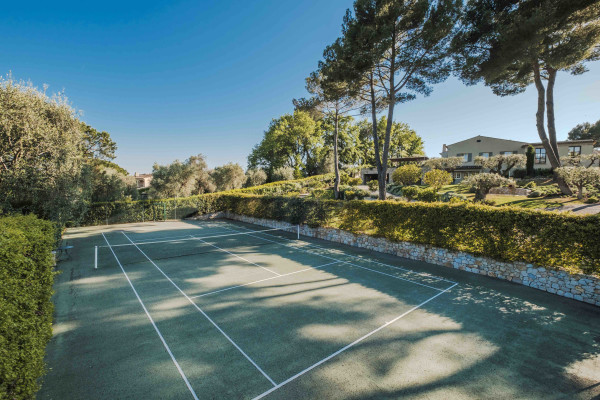 villa in Mougins : Rent incredible and unique villa in Mougins with 360 views - Photo 12