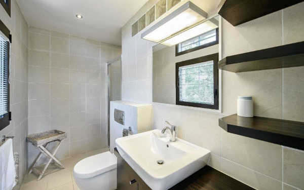 villa in Cannes : Modern 5 bedroom, 4 bathroom villa to rent in Cannes with sea views and care taker - Photo 15