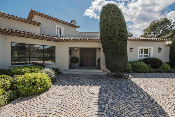 villa in Mougins : Rent incredible and unique villa in Mougins with 360 views - Photo 50