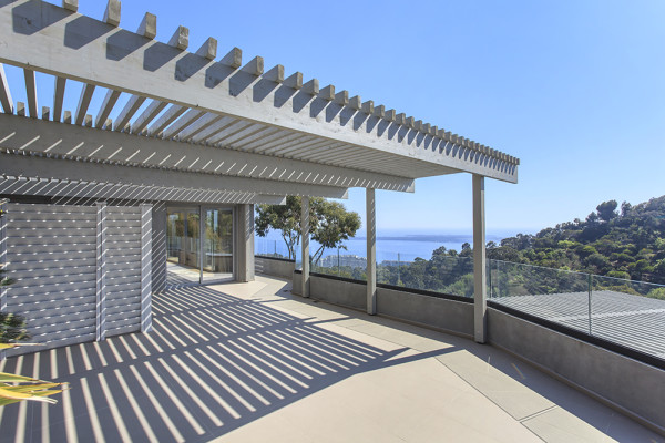 villa in Cannes : Rent modern 6 bedroom villa with swimming pool and sea view in the heights of Cannes - Photo 31