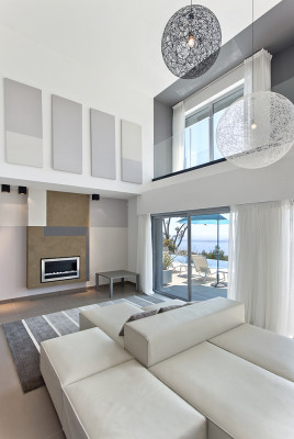 villa in Cannes : Rent modern 6 bedroom villa with swimming pool and sea view in the heights of Cannes - Photo 18