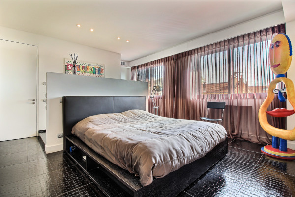 apartment in Cannes : Rent Modern Penthouse on rue d'Antibes in Cannes - Photo 8