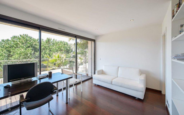 villa in Cannes : Modern 5 bedroom, 4 bathroom villa to rent in Cannes with sea views and care taker - Photo 23