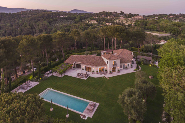 villa in Mougins : Rent incredible and unique villa in Mougins with 360 views - Photo 154