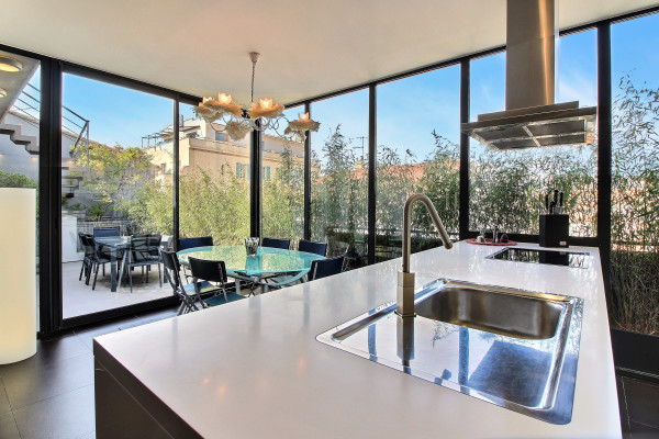 apartment in Cannes : Rent Modern Penthouse on rue d'Antibes in Cannes - Photo 4