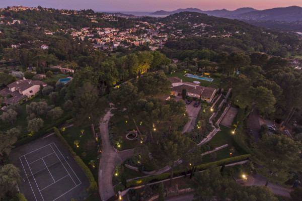 villa in Mougins : Rent incredible and unique villa in Mougins with 360 views - Photo 158