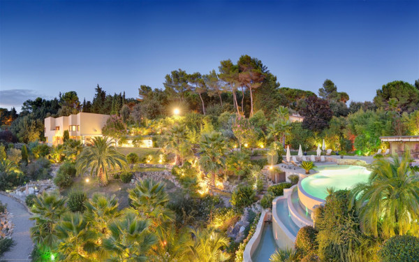 villa in Mougins : Rent Villa with Magnificent Grounds in Mougins - Photo 10