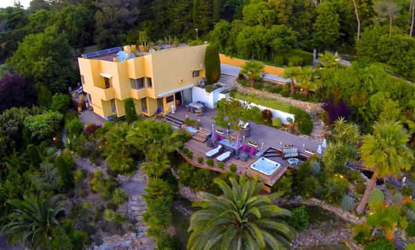 villa in Mougins : Rent Villa with Magnificent Grounds in Mougins - Photo 8