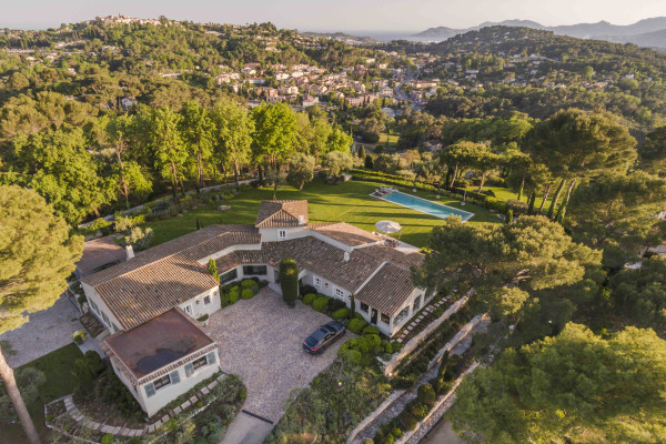 villa in Mougins : Rent incredible and unique villa in Mougins with 360 views - Photo 147
