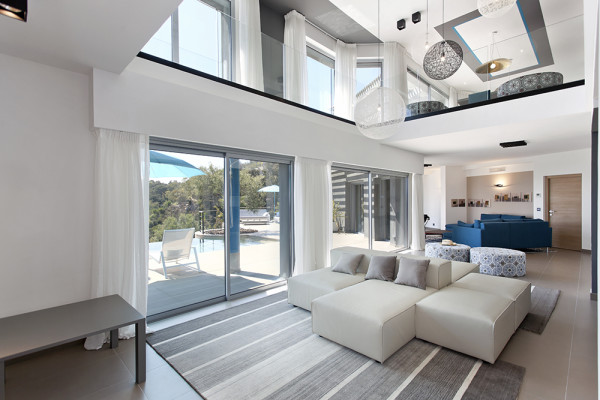 villa in Cannes : Rent modern 6 bedroom villa with swimming pool and sea view in the heights of Cannes - Photo 26