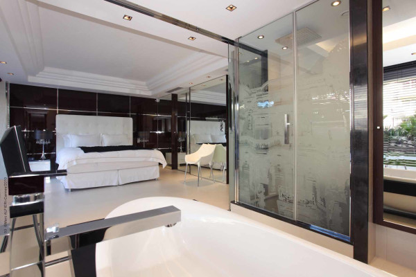 apartment in Cannes : Rent the Croisette's most stunning Penthouse with huge gardens and sea views - Photo 49