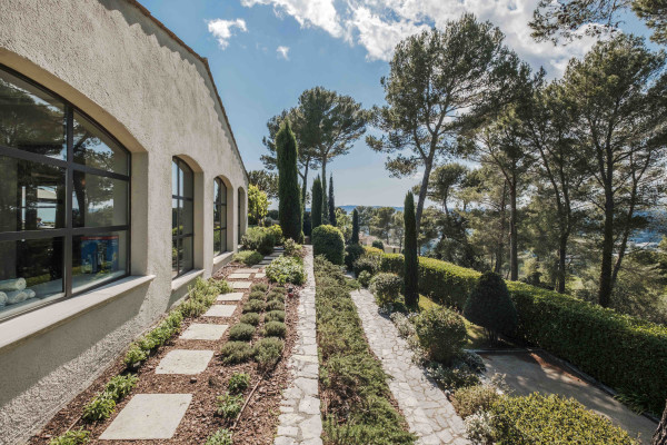 villa in Mougins : Rent incredible and unique villa in Mougins with 360 views - Photo 53