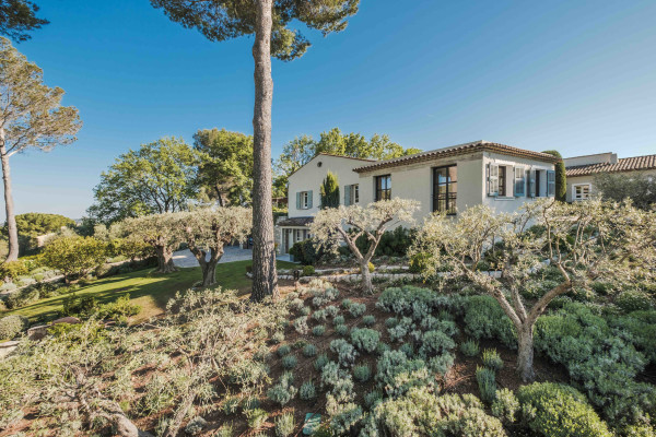 villa in Mougins : Rent incredible and unique villa in Mougins with 360 views - Photo 125