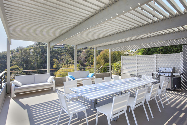 villa in Cannes : Rent modern 6 bedroom villa with swimming pool and sea view in the heights of Cannes - Photo 41
