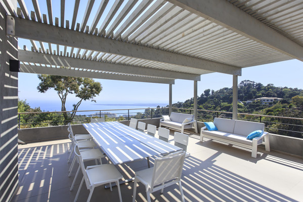villa in Cannes : Rent modern 6 bedroom villa with swimming pool and sea view in the heights of Cannes - Photo 34