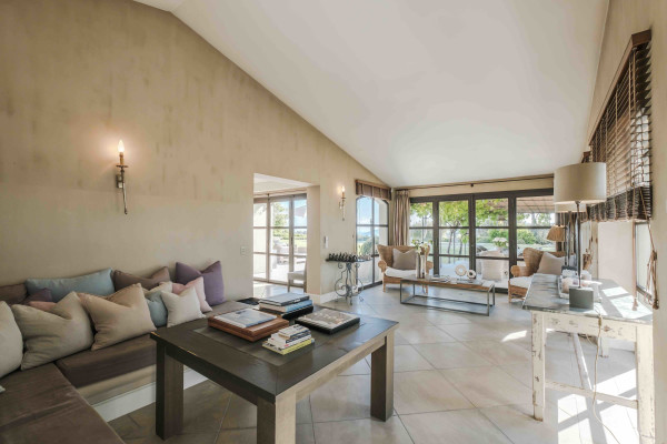 villa in Mougins : Rent incredible and unique villa in Mougins with 360 views - Photo 95
