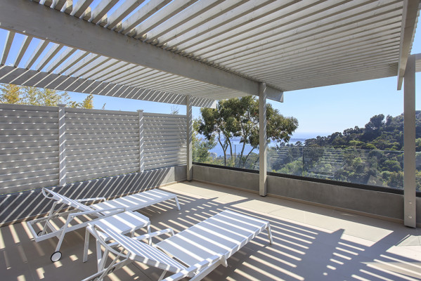 villa in Cannes : Rent modern 6 bedroom villa with swimming pool and sea view in the heights of Cannes - Photo 38