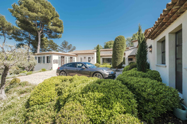 villa in Mougins : Rent incredible and unique villa in Mougins with 360 views - Photo 52