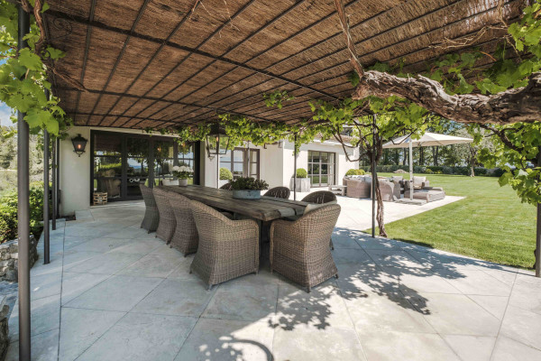 villa in Mougins : Rent incredible and unique villa in Mougins with 360 views - Photo 16