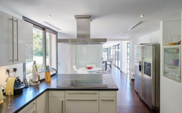 villa in Cannes : Modern 5 bedroom, 4 bathroom villa to rent in Cannes with sea views and care taker - Photo 24