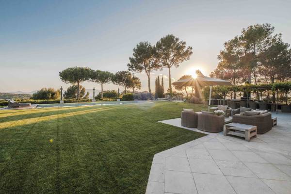 villa in Mougins : Rent incredible and unique villa in Mougins with 360 views - Photo 129