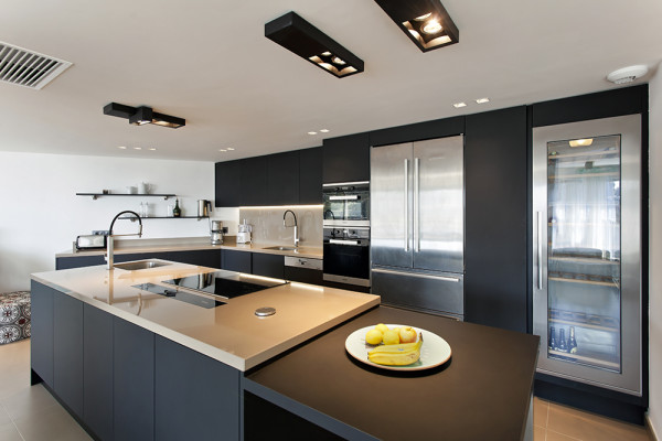 villa in Cannes : Rent modern 6 bedroom villa with swimming pool and sea view in the heights of Cannes - Photo 11