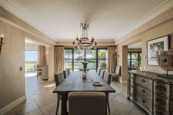 villa in Mougins : Rent incredible and unique villa in Mougins with 360 views - Photo 6