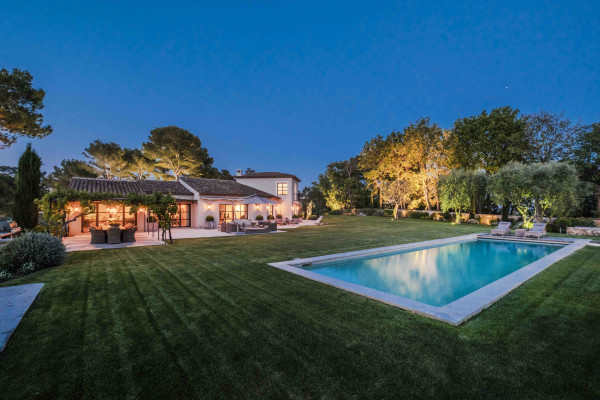 villa in Mougins : Rent incredible and unique villa in Mougins with 360 views - Photo 135