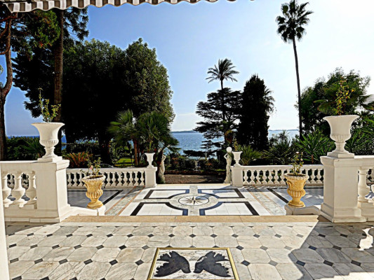villa in Cannes : Rent unique and spacious 14 bedroom Belle Epoque villa close to the heart of Cannes - Photo 1